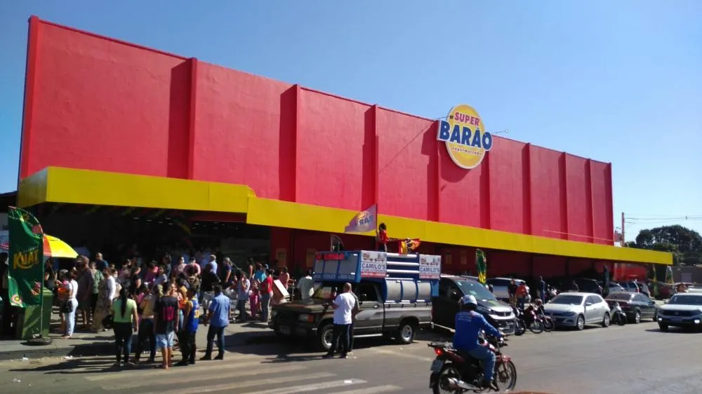 A rede de supermercado Super Barão oferece mais de 200 vagas de emprego em Goiânia, Aparecida e Trindade