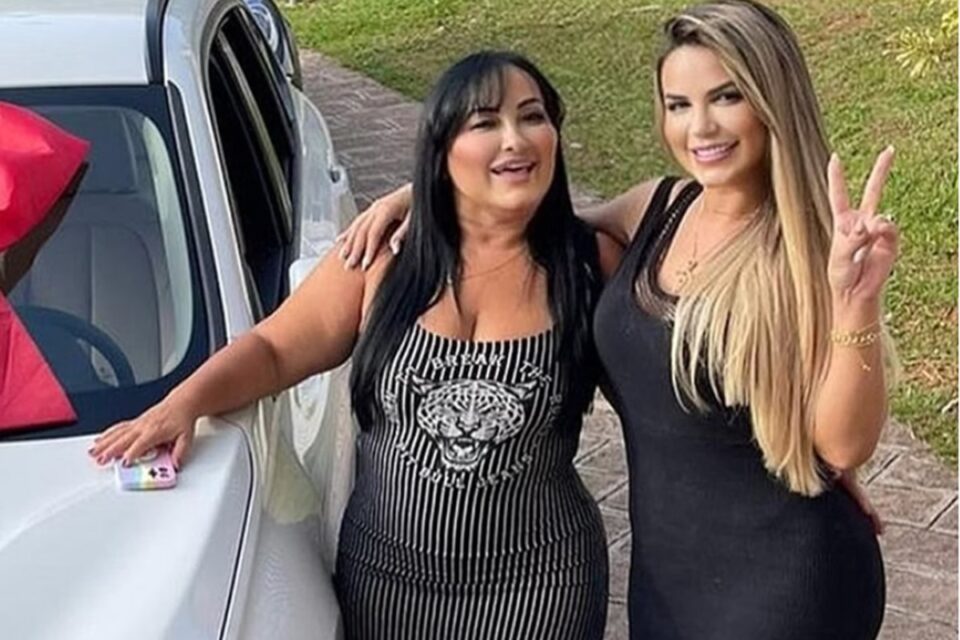 Após deixar a prisão, mãe de Deolane Bezerra se manifesta: ‘Foram dias bem difíceis’