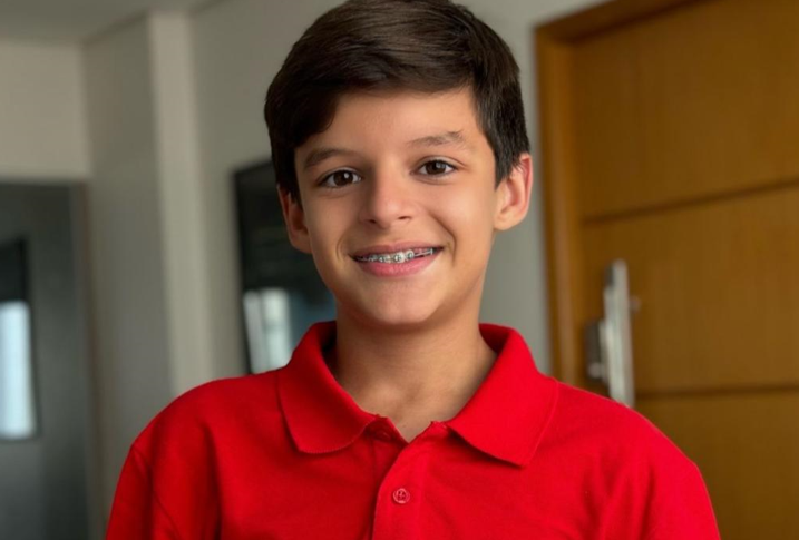 Filho de Cristiano Araújo emociona ao relembrar momentos do pai