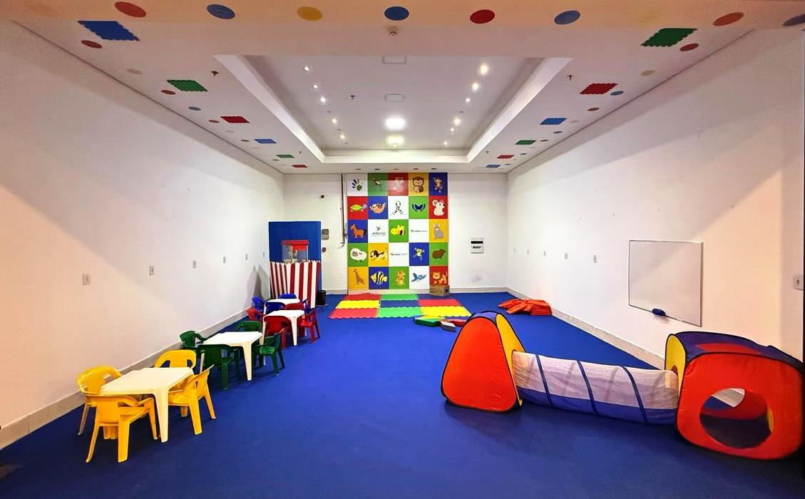 Oficina Kids promove inclusão e diversão no Espaço Azul do Aparecida Shopping