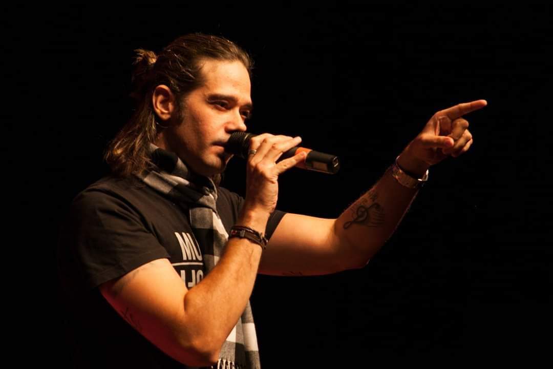 Pedro Scalon homenageia ícones da música em novo projeto com lançamentos mensais