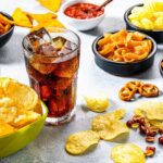 Evitar alimentos ultraprocessados pode dobrar a chance de emagrecer; entenda