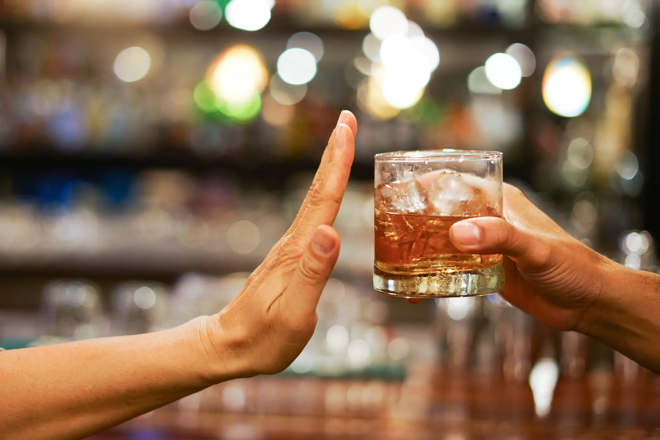 Geração Z impulsiona queda no consumo de bebidas alcoólicas pela saúde e bem-estar