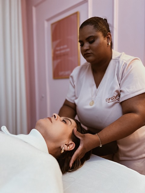 Massagens modeladora e linfática: terapias que unem estética, saúde e bem-estar