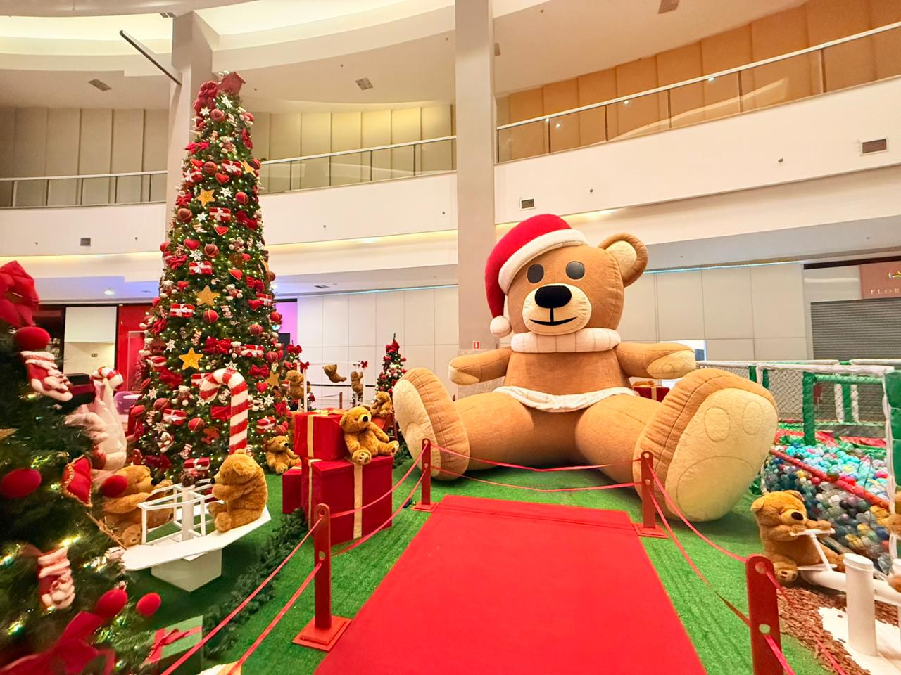Papai Noel chega no Aparecida Shopping em tarde de magia e grande público
