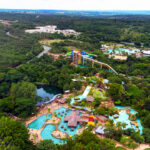 (Diário do Turista) Hot Park entra no clima do Carnaval com shows, música e muita folia para todas as idades