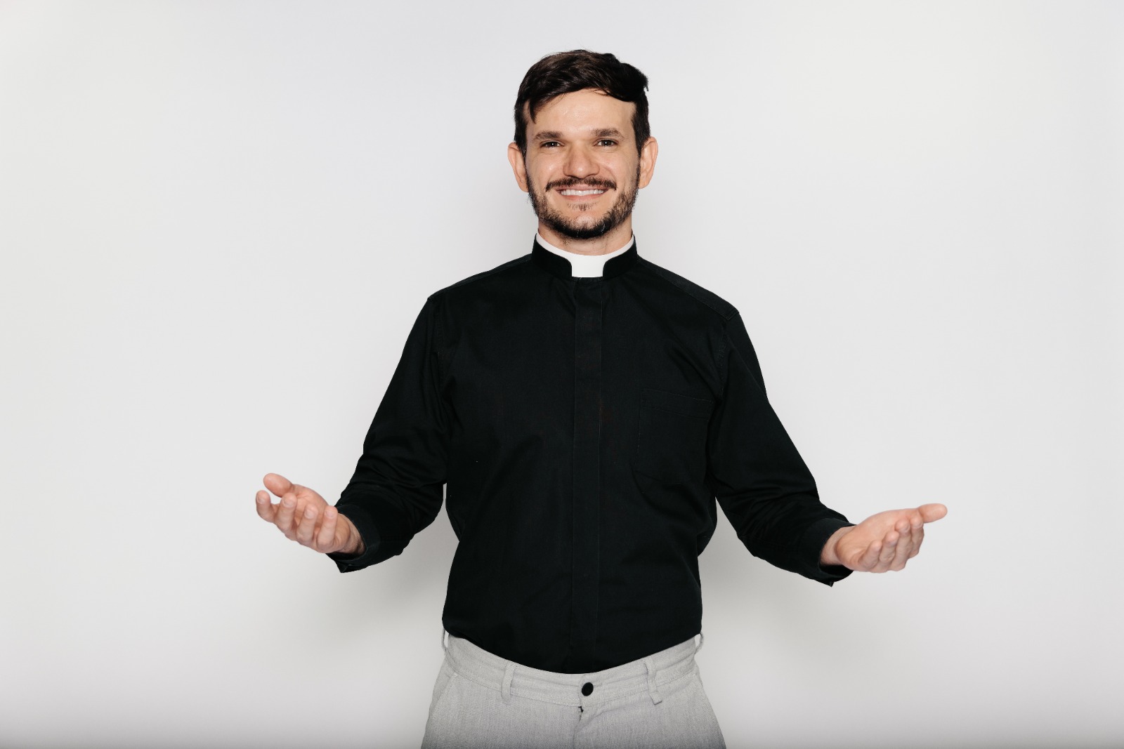 Padre Patrick apresenta “Pecado É Não Rir” em Goiânia e Anápolis