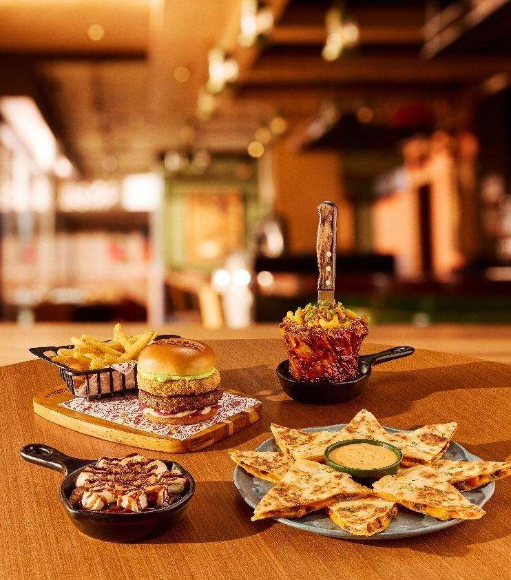 (Aguçando Paladar) Outback atende pedidos dos consumidores e traz clássicos de volta em campanha com Dani Calabresa