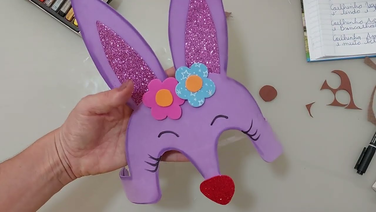 Oficina gratuita de máscaras de coelho transforma shopping em cenário lúdico para crianças em Aparecida de Goiânia