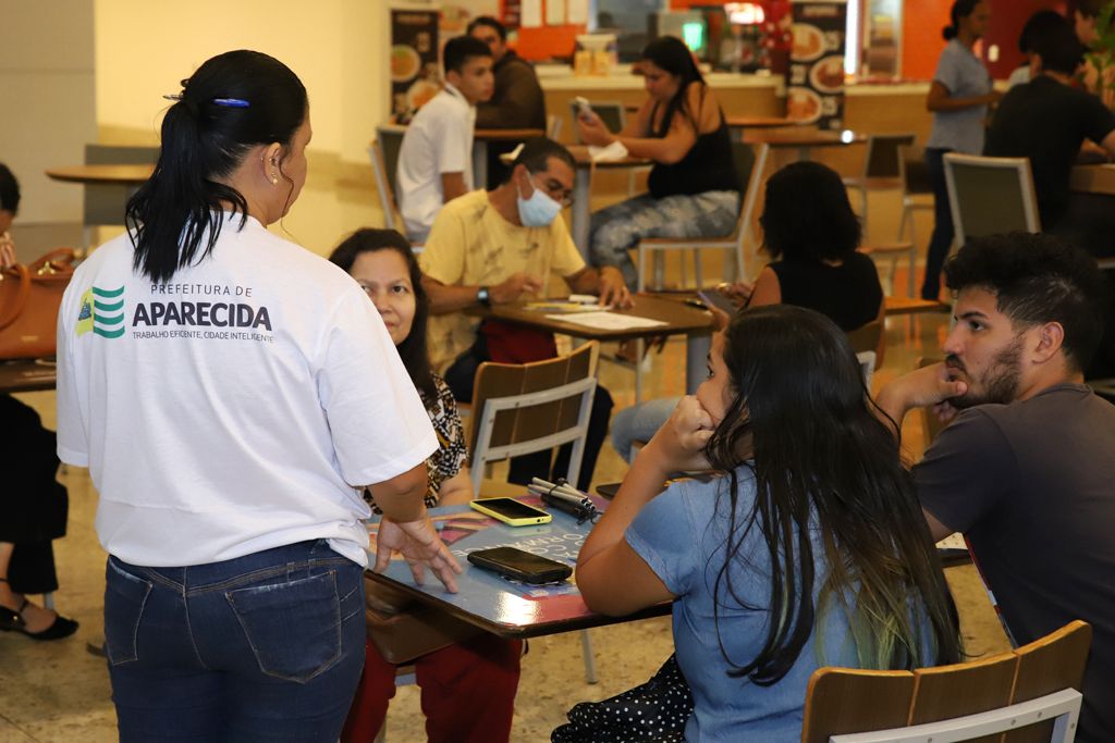 Cadastro de Candidatos e Entrevista de Emprego acontece todas as sextas-feiras no Aparecida Shopping