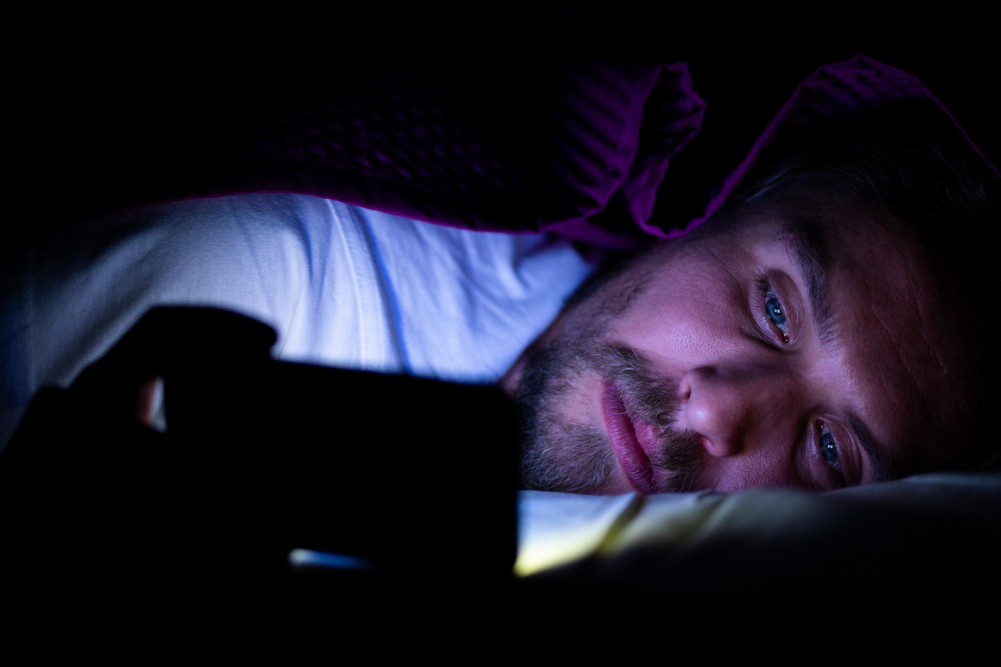 Redes sociais afetam saúde mental, mas impacto vai além do tempo de uso; entenda